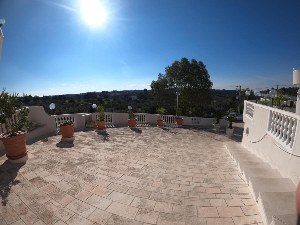 Hotel Falco D'Oro Cisternino Kültér fotó