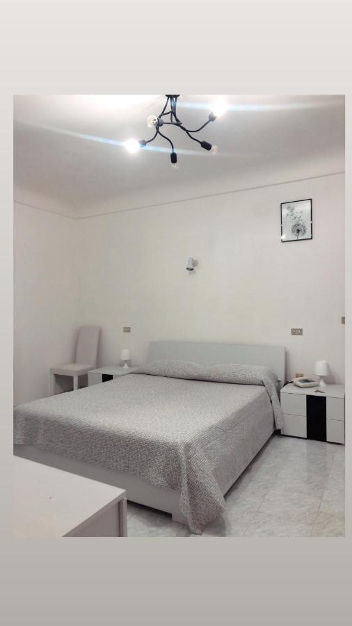 Hotel Falco D'Oro Cisternino Kültér fotó