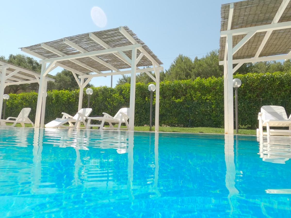 Hotel Falco D'Oro Cisternino Kültér fotó