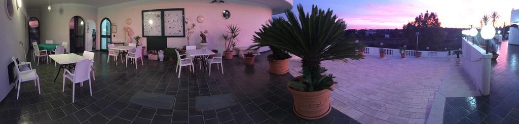 Hotel Falco D'Oro Cisternino Kültér fotó