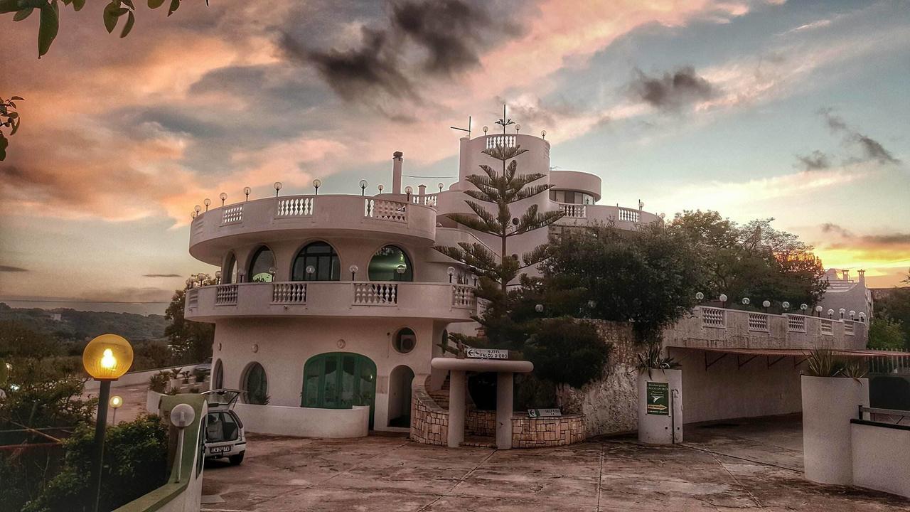 Hotel Falco D'Oro Cisternino Kültér fotó