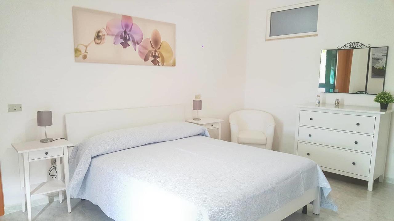 Hotel Falco D'Oro Cisternino Kültér fotó