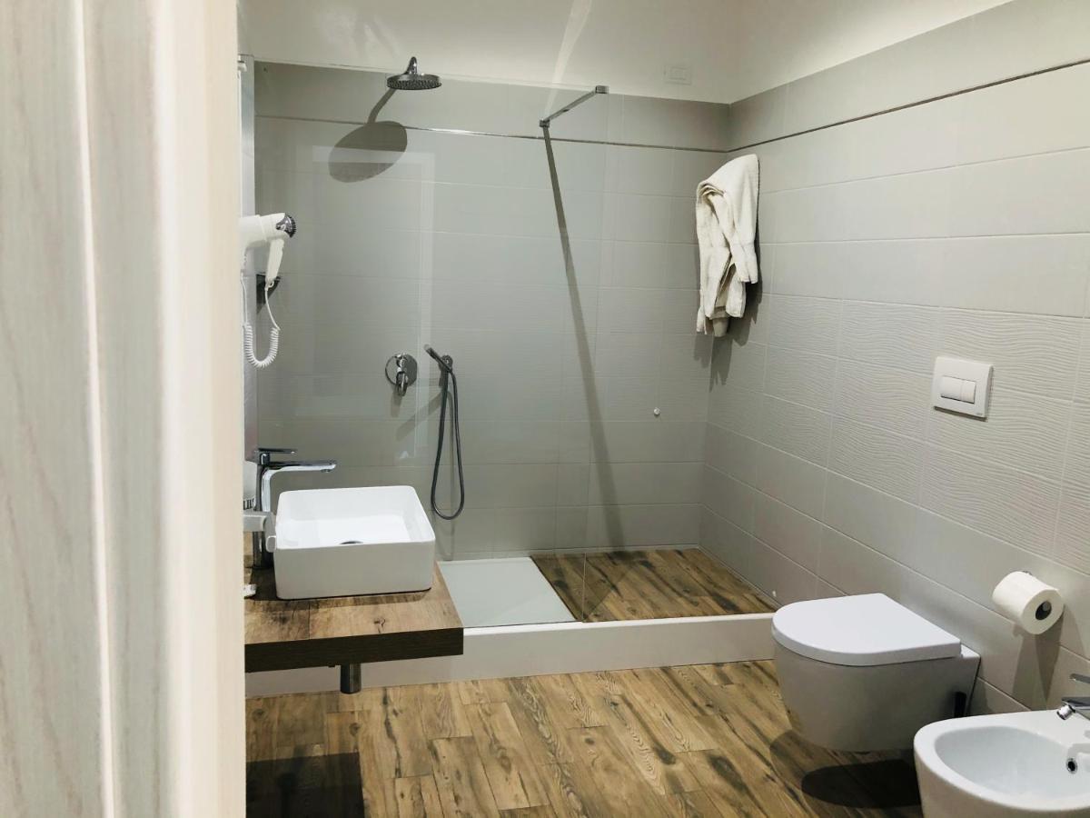 Hotel Falco D'Oro Cisternino Kültér fotó