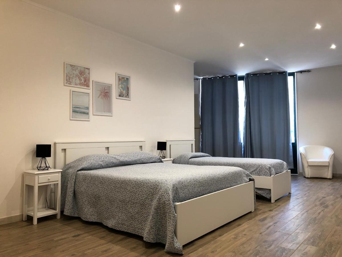 Hotel Falco D'Oro Cisternino Kültér fotó