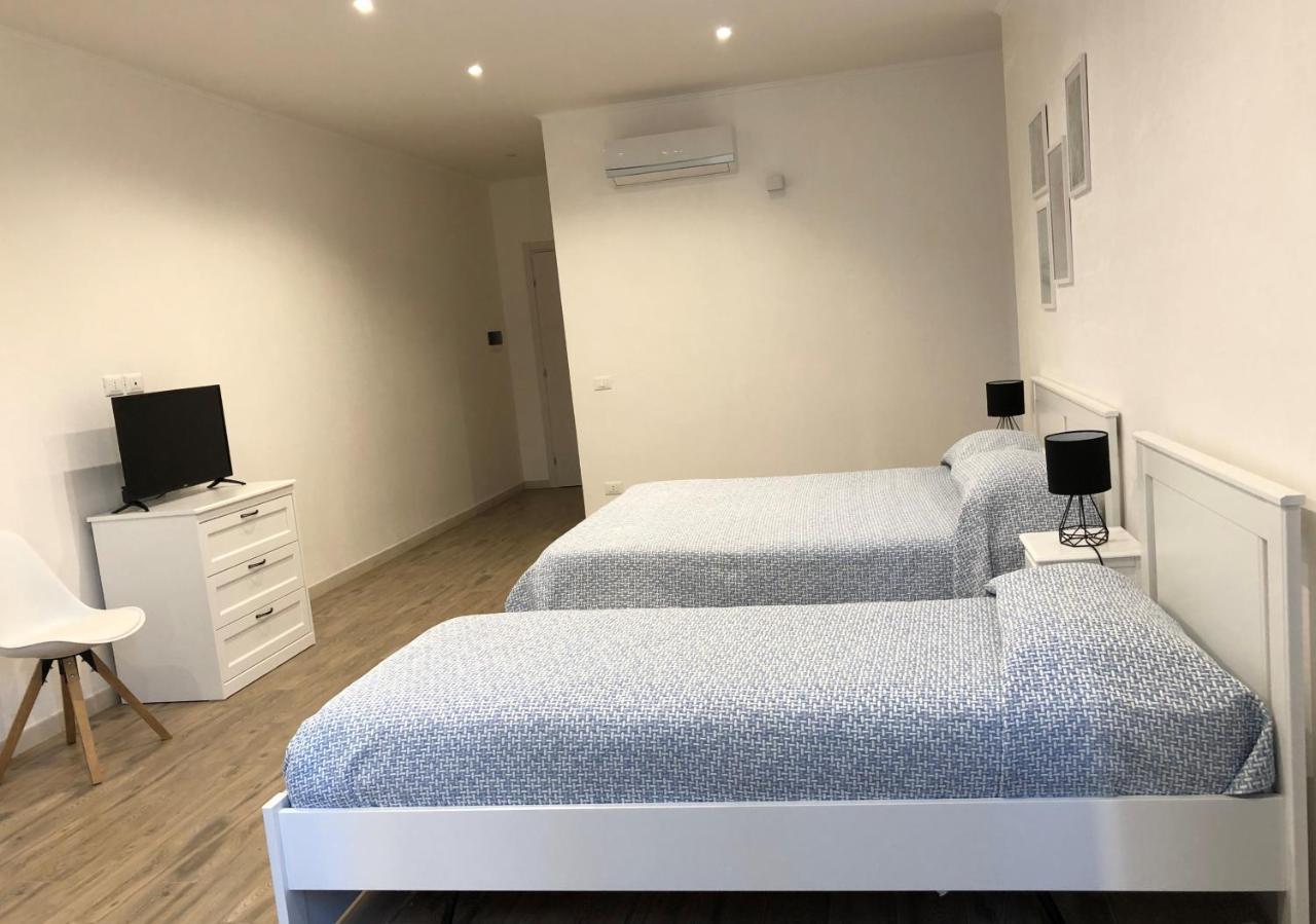 Hotel Falco D'Oro Cisternino Kültér fotó